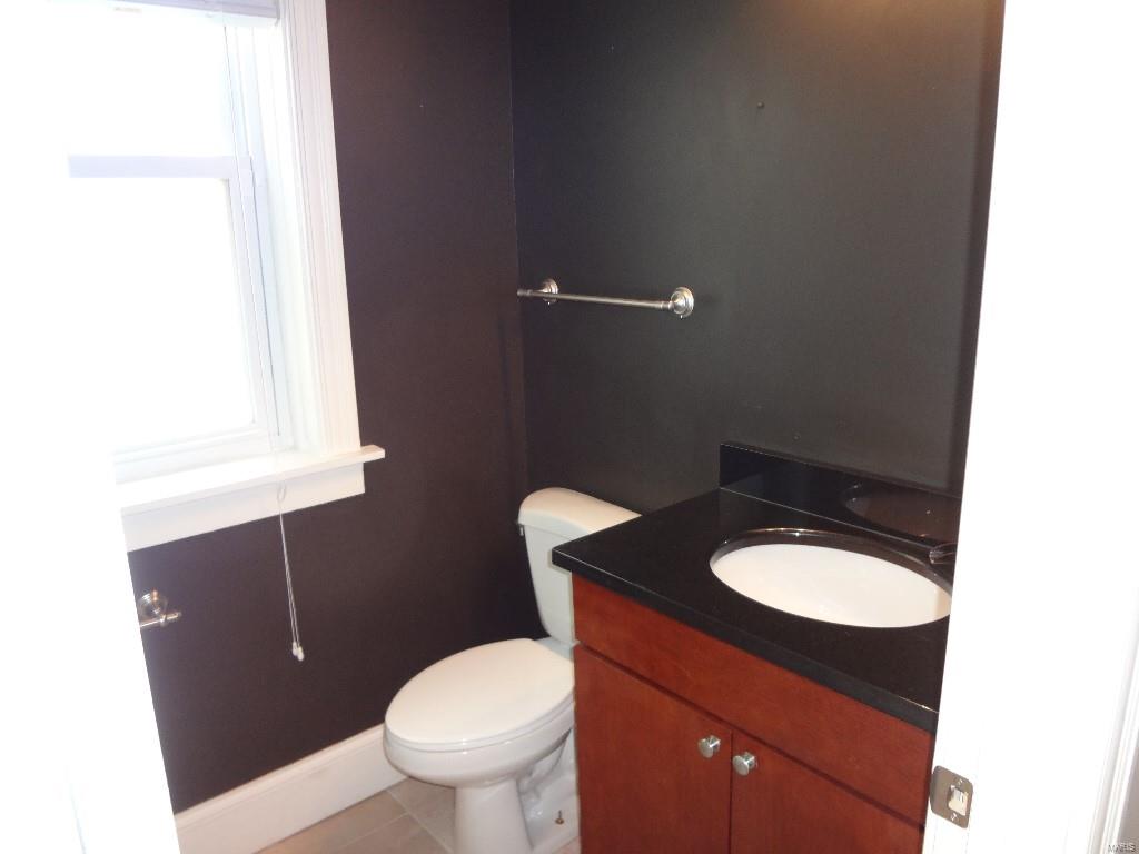 6253 Rosebury Condo - Residential