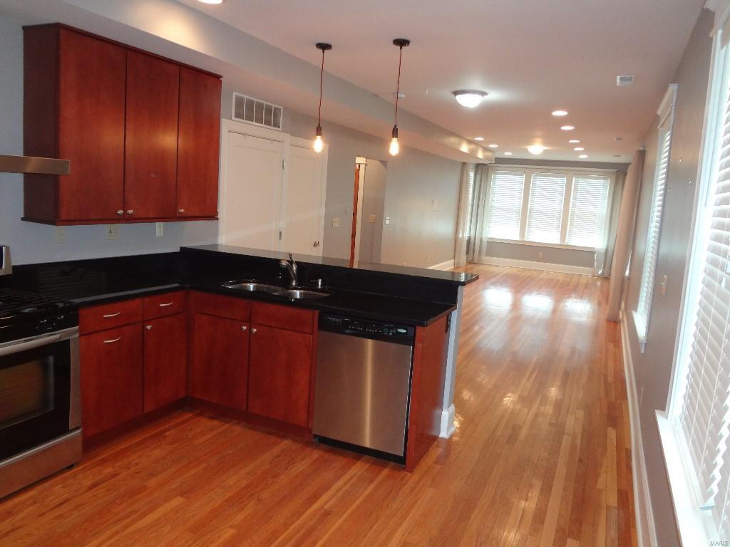 6253 Rosebury Condo - Residential