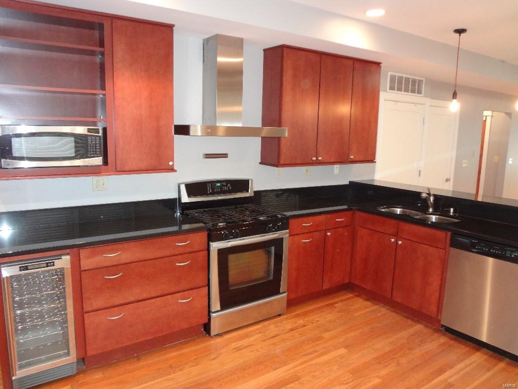 6253 Rosebury Condo - Residential