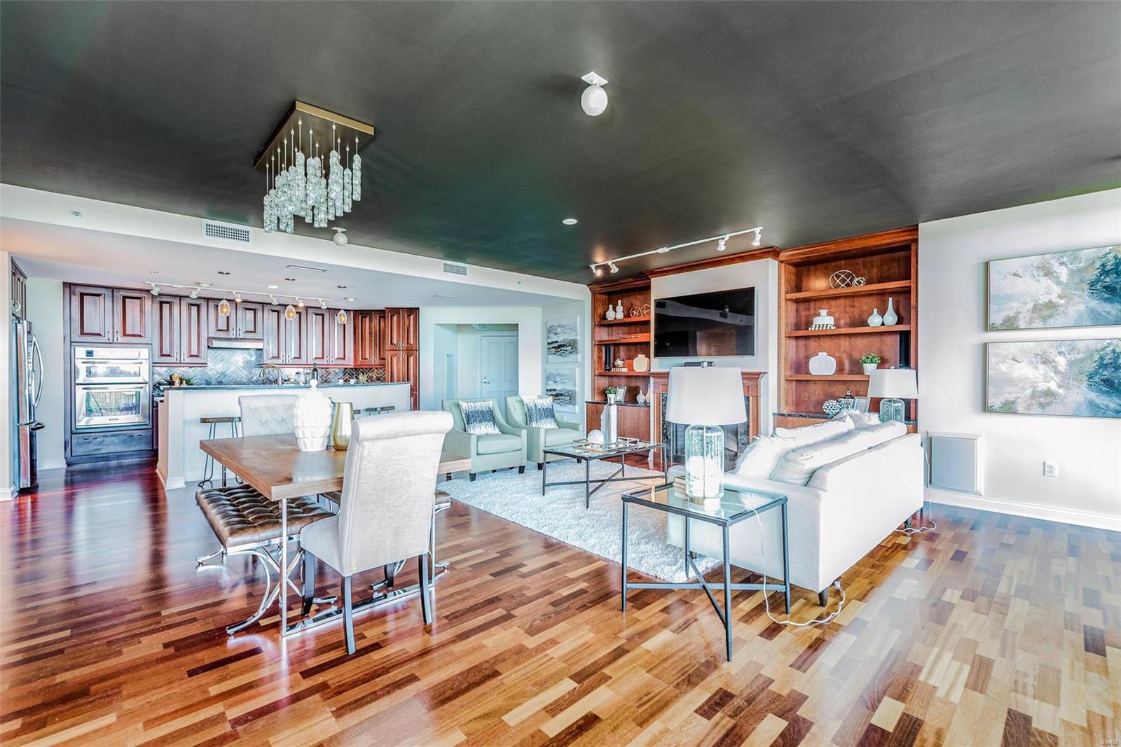 Park East Tower - Residential