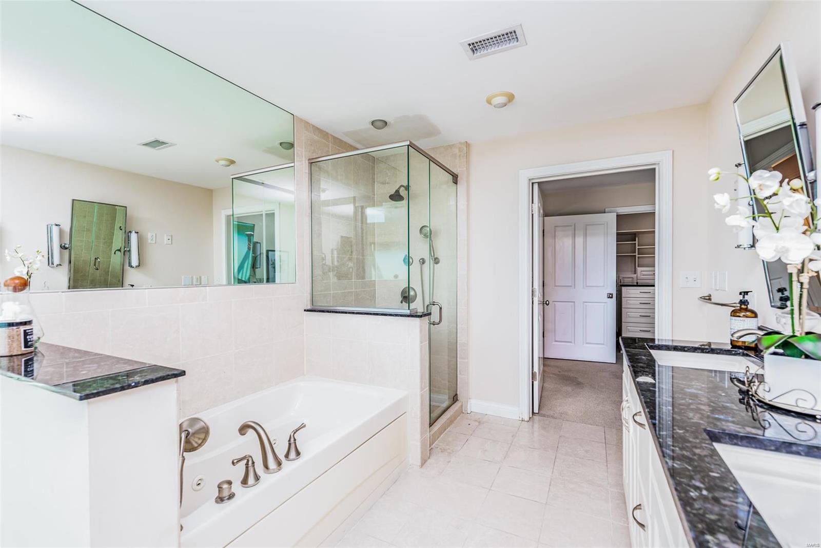 Park East Tower - Residential