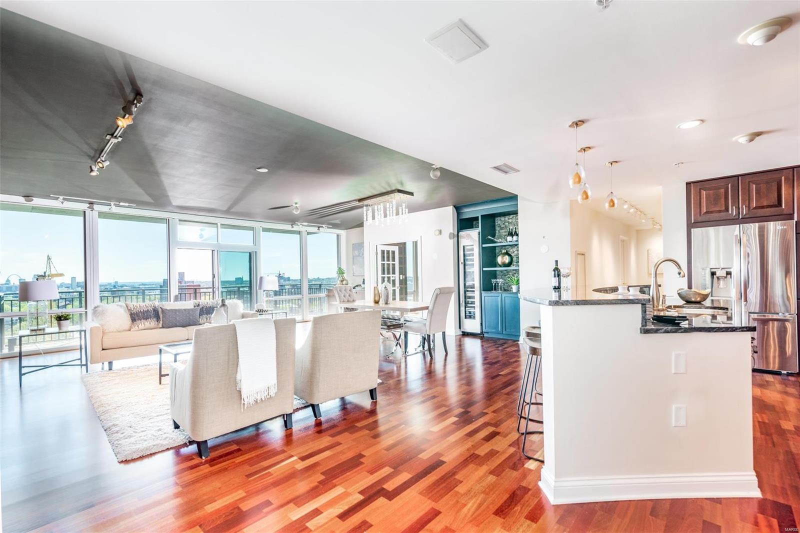 Park East Tower - Residential