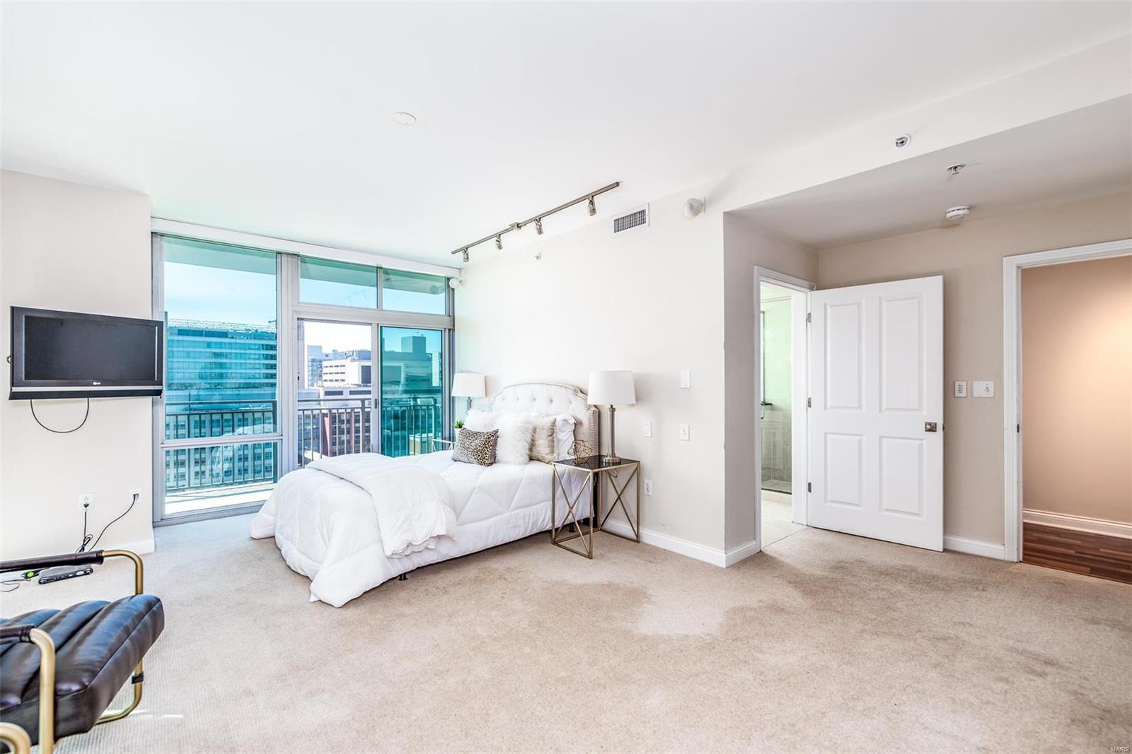 Park East Tower - Residential