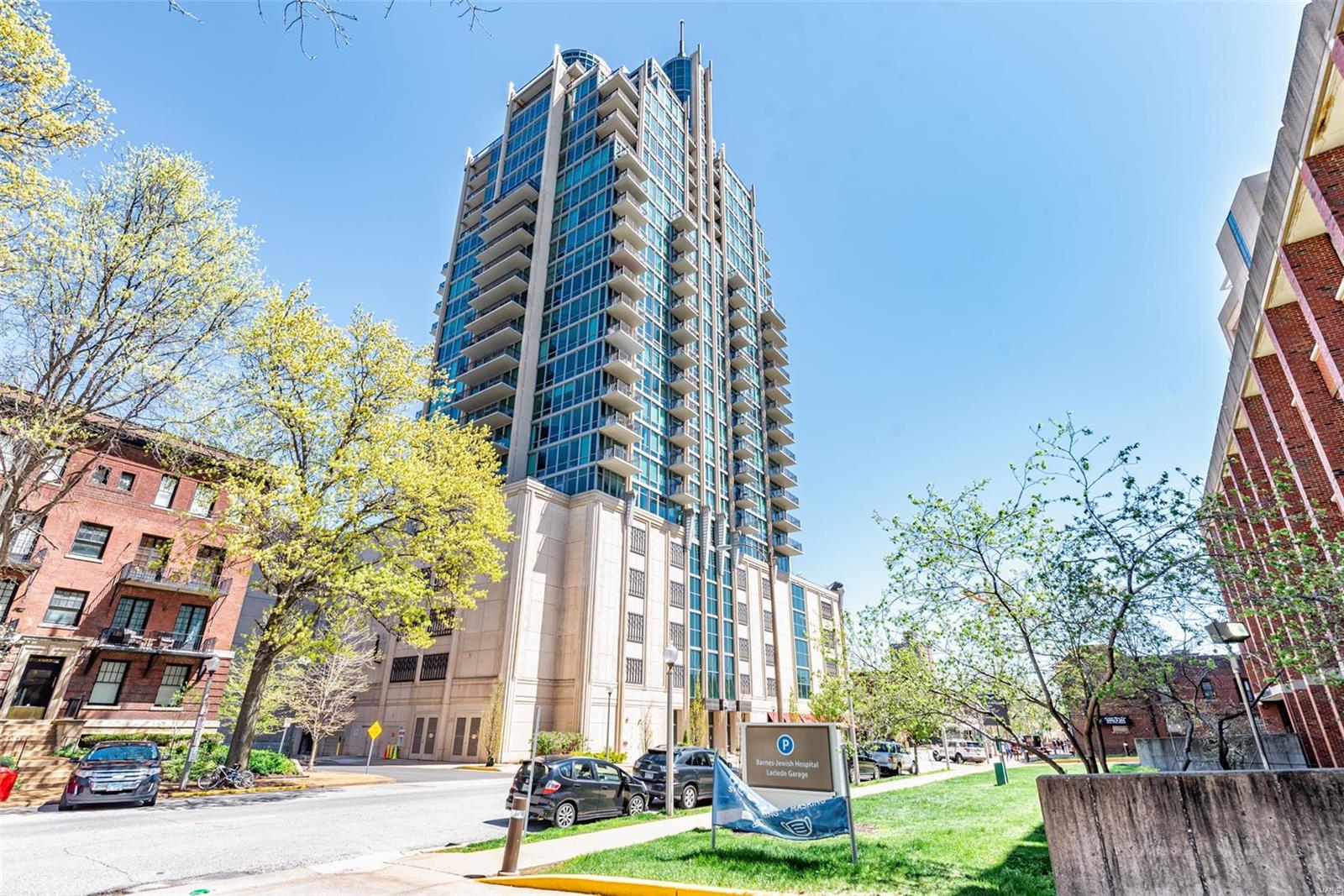 Park East Tower - Residential