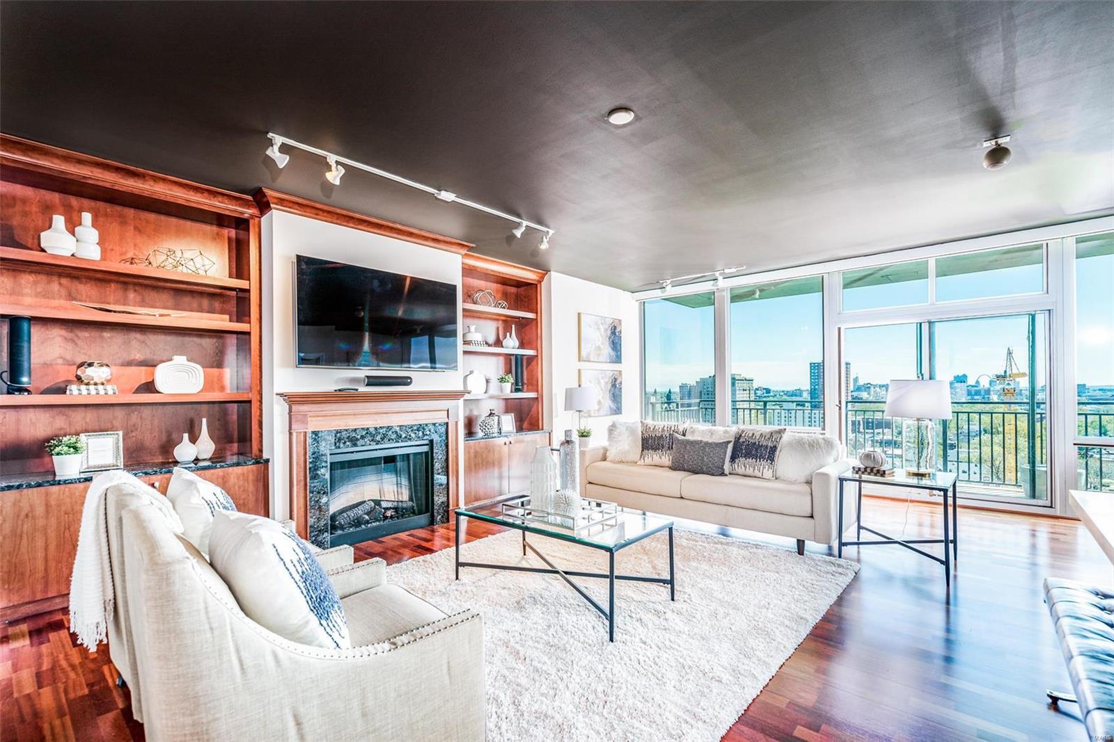 Park East Tower - Residential