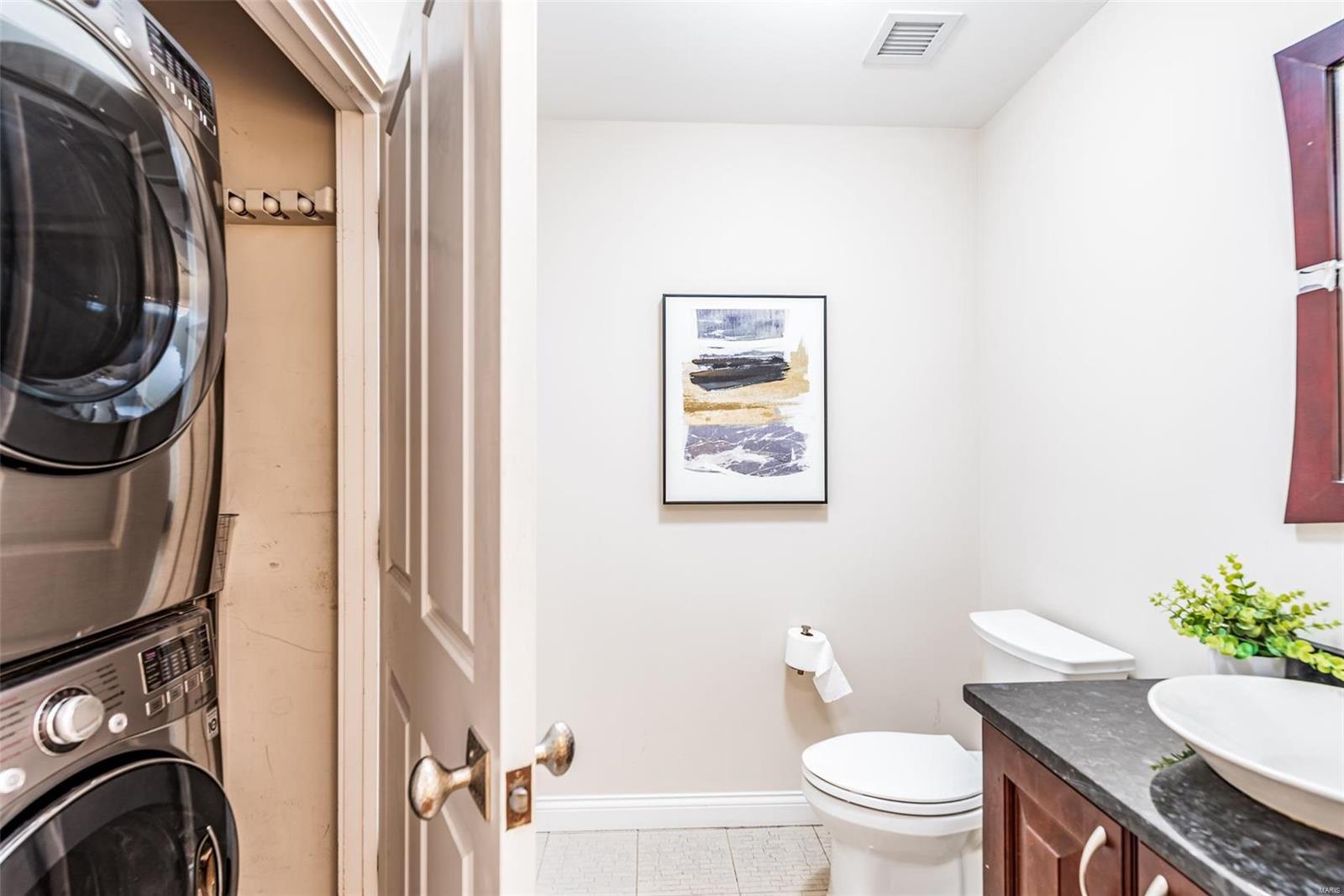 Park East Tower - Residential