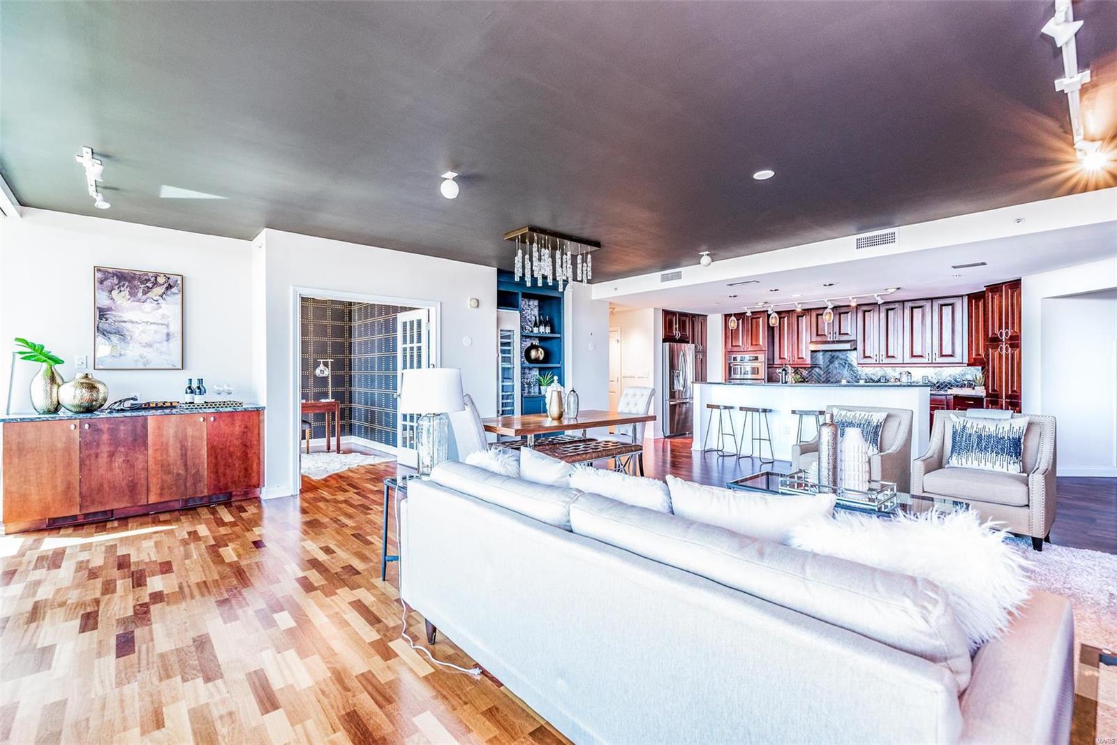 Park East Tower - Residential