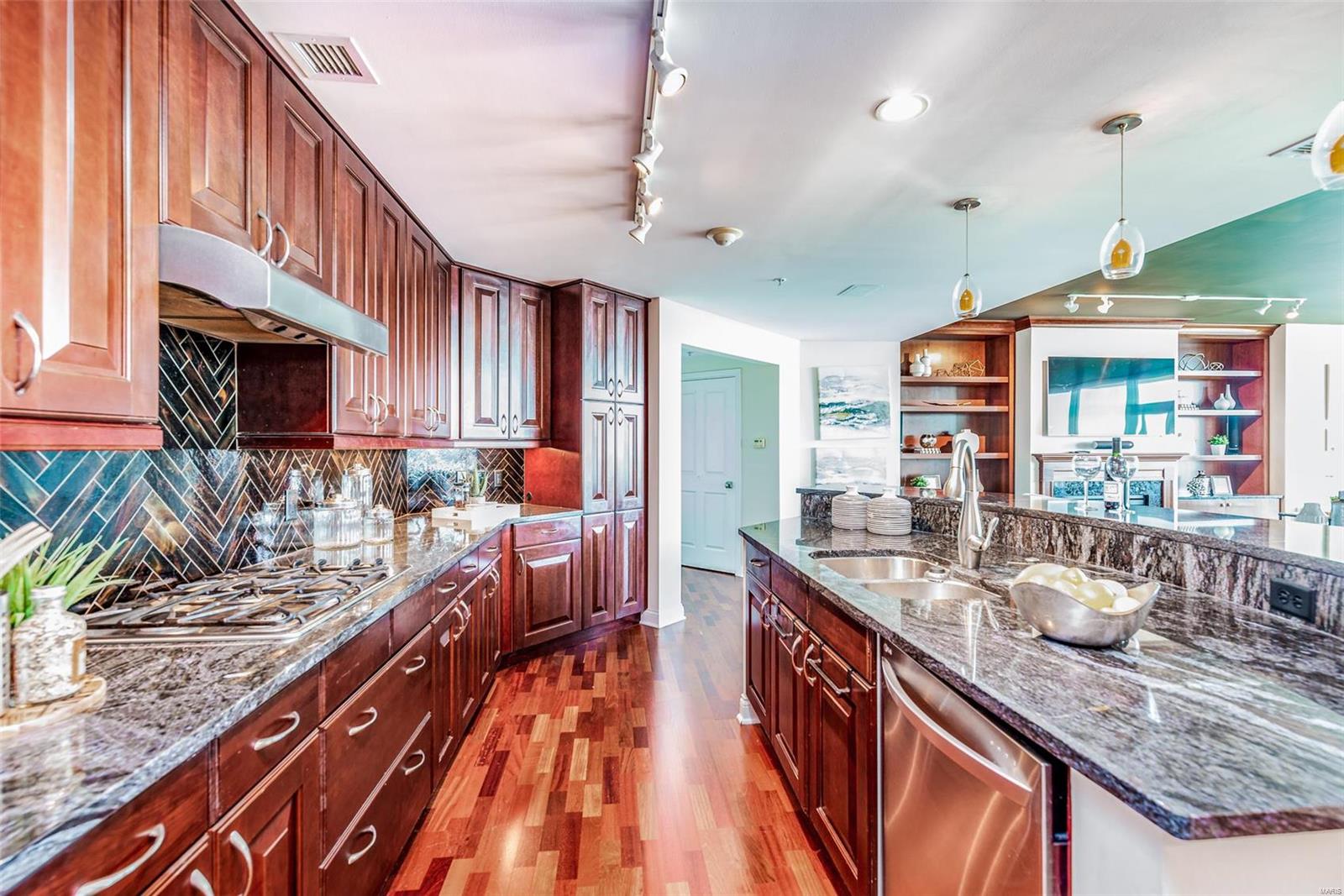 Park East Tower - Residential