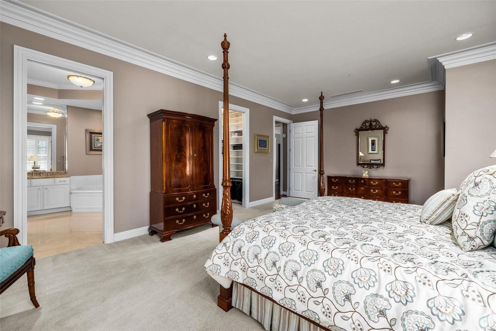 Richmond Place Condo - Residential