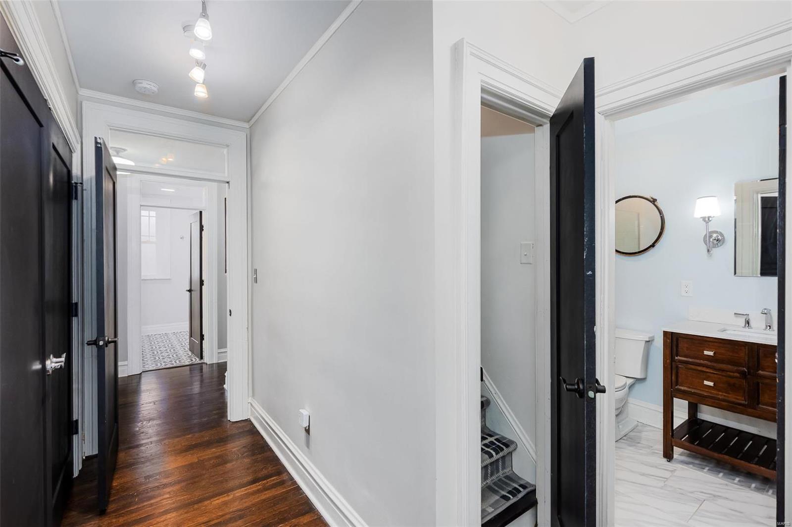 Country Club Court - Residential