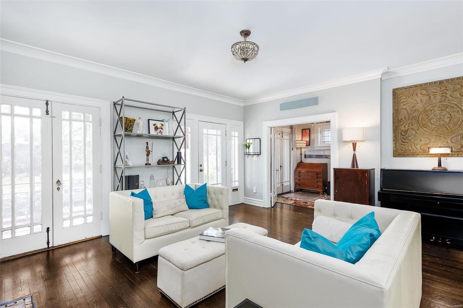 Country Club Court - Residential