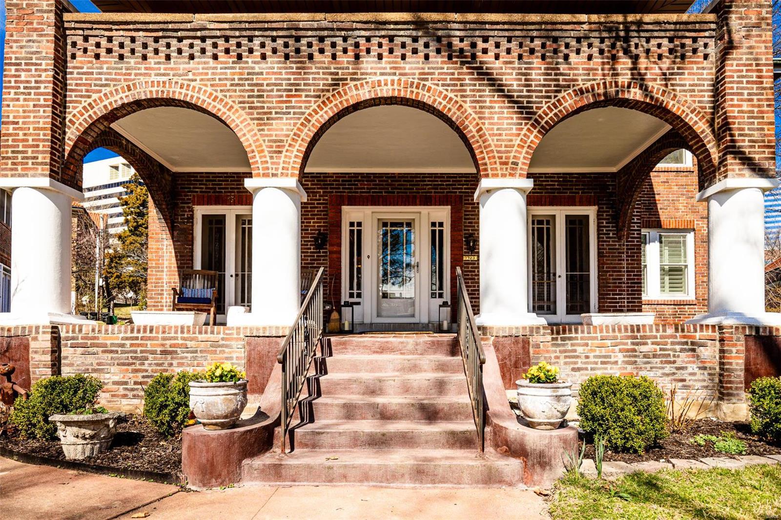 Country Club Court - Residential