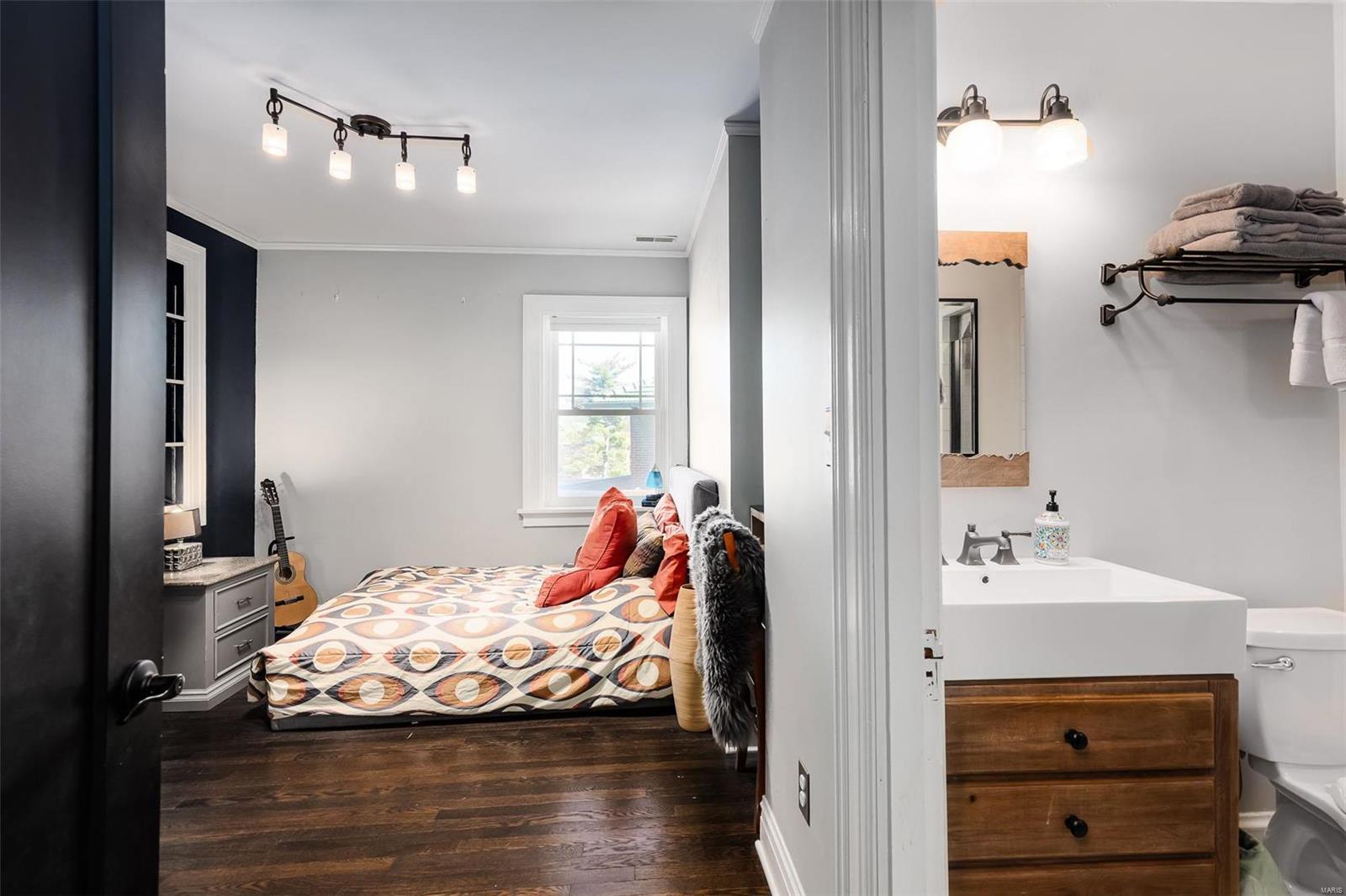 Country Club Court - Residential