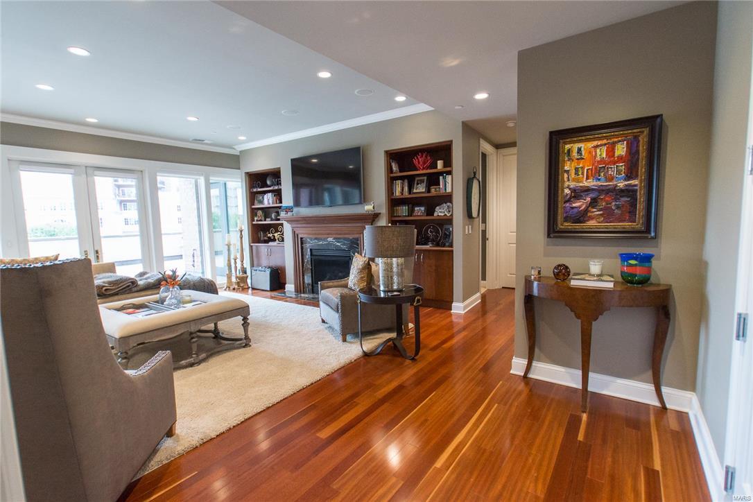 Crescent Condo - Residential