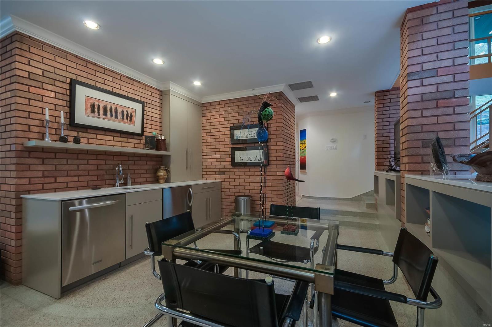 Brazillian Court - Residential