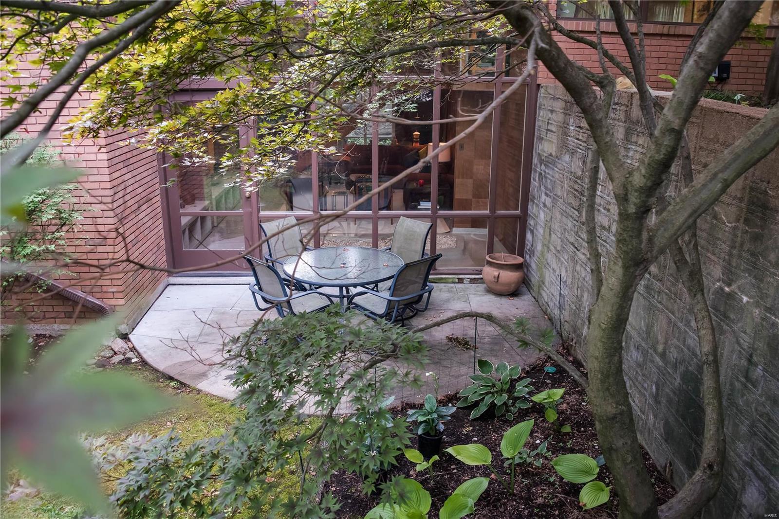 Brazillian Court - Residential