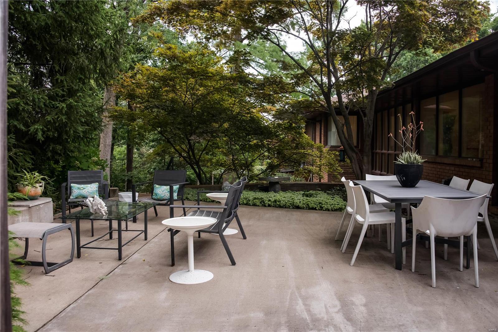 Brazillian Court - Residential