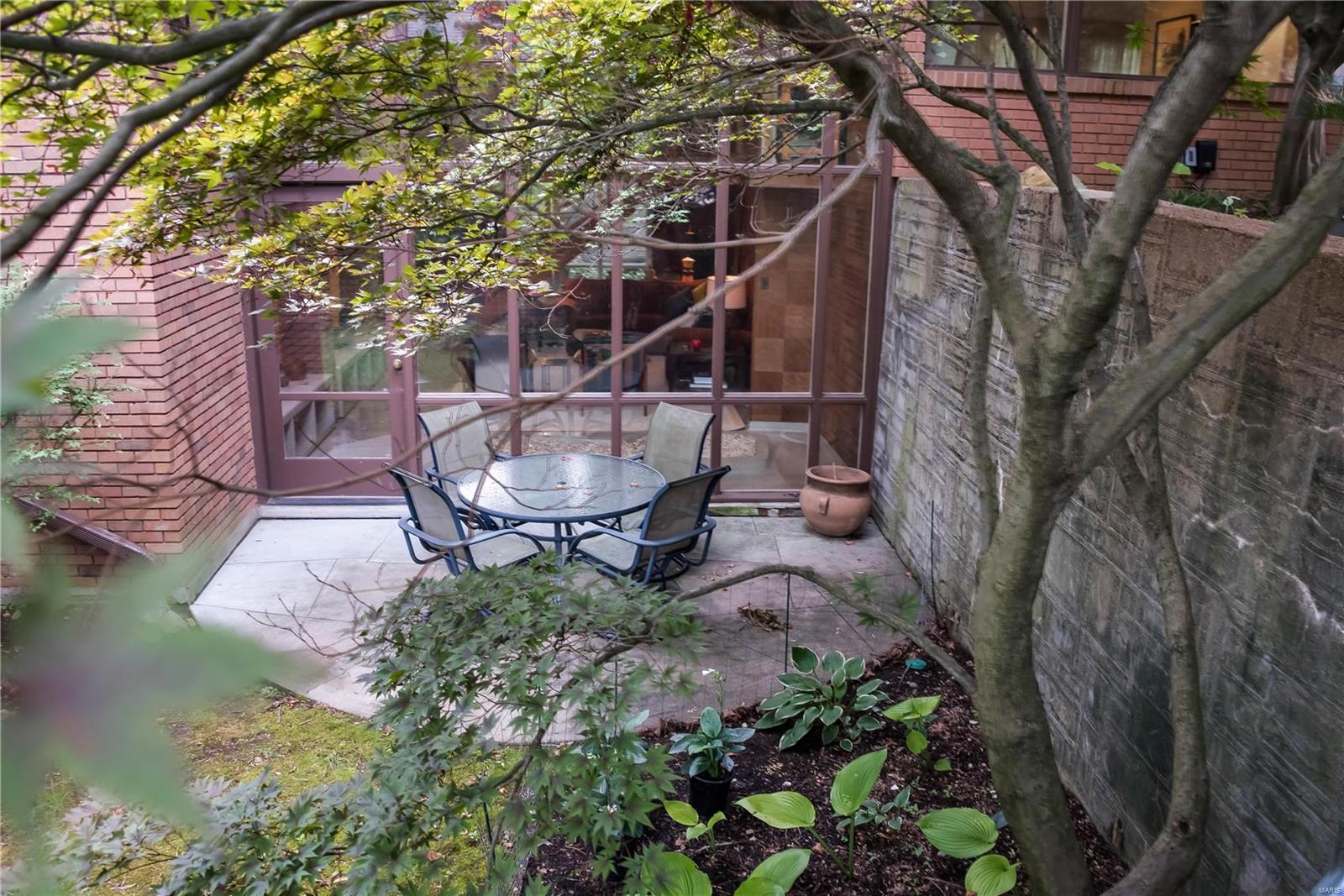 Brazillian Court - Residential