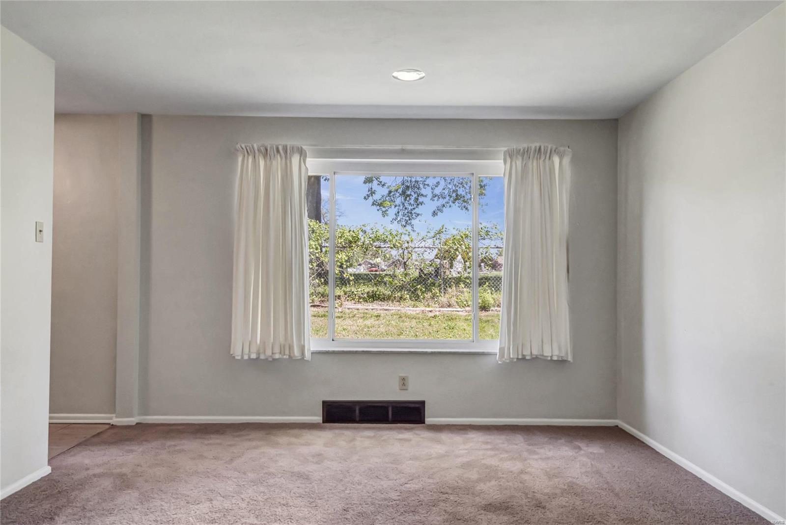 Gravois on the Green - Residential Income