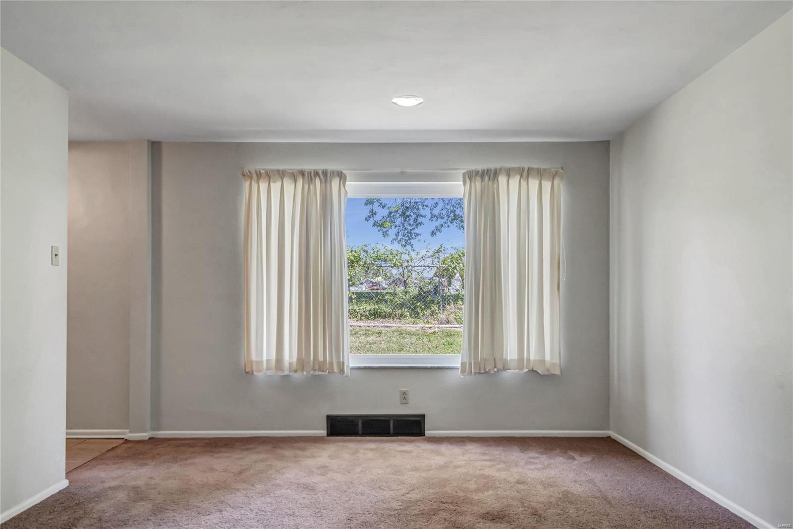 Gravois on the Green - Residential Income