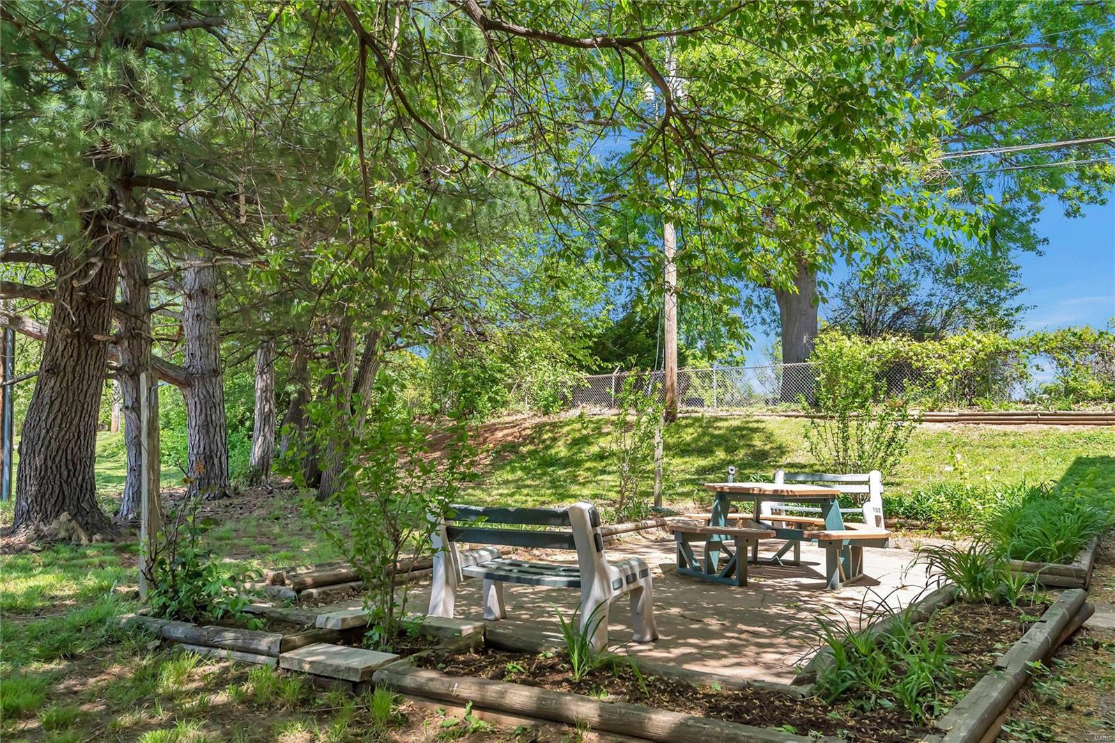 Gravois on the Green - Residential Income