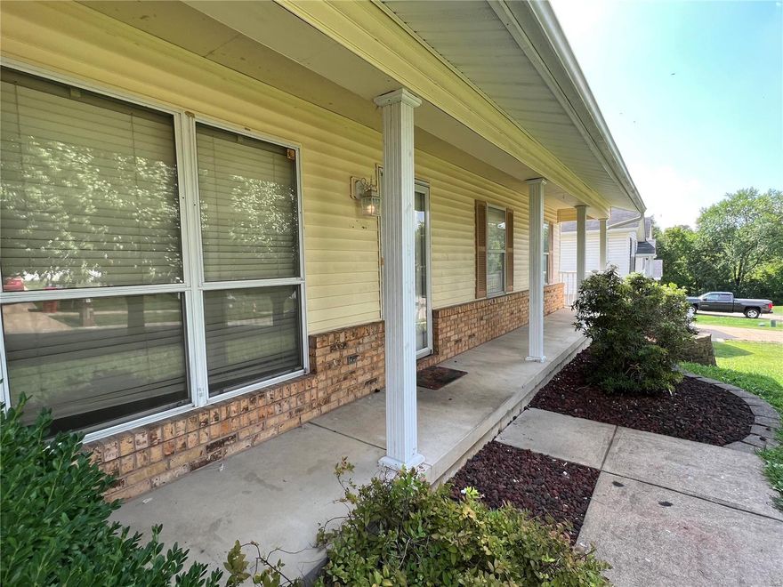 Fantastic rehab opportunity!  Three bedroom, 2 1/2 bath ranch home located in Wellington Place Subdivision in Windsor schools.
Please contact me for more info or showings