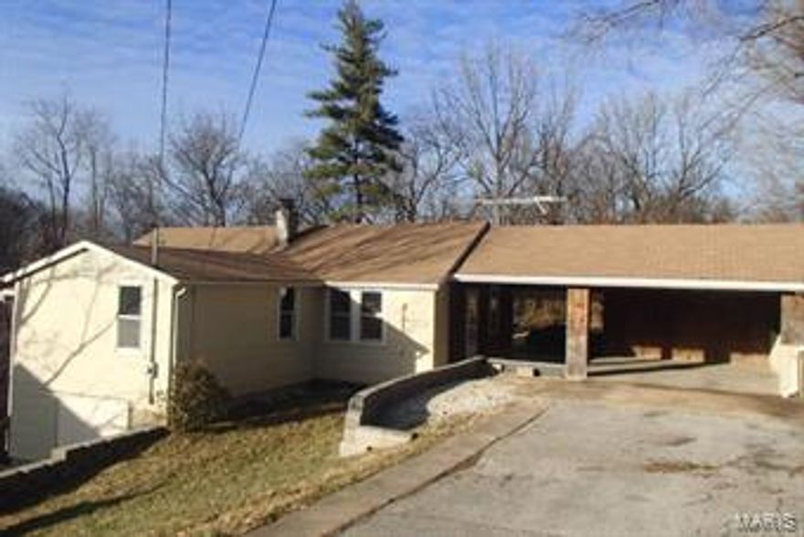 A lovely ranch home featuring a living room, updated eat-in kitchen, 3 good size bedrooms and 1 bathroom.  A full walk-out basement with lots of storage! A covered porch or a covered deck to relax on! This is a Fannie Mae HomePath property. SpecialListingConditions: Foreclosure
