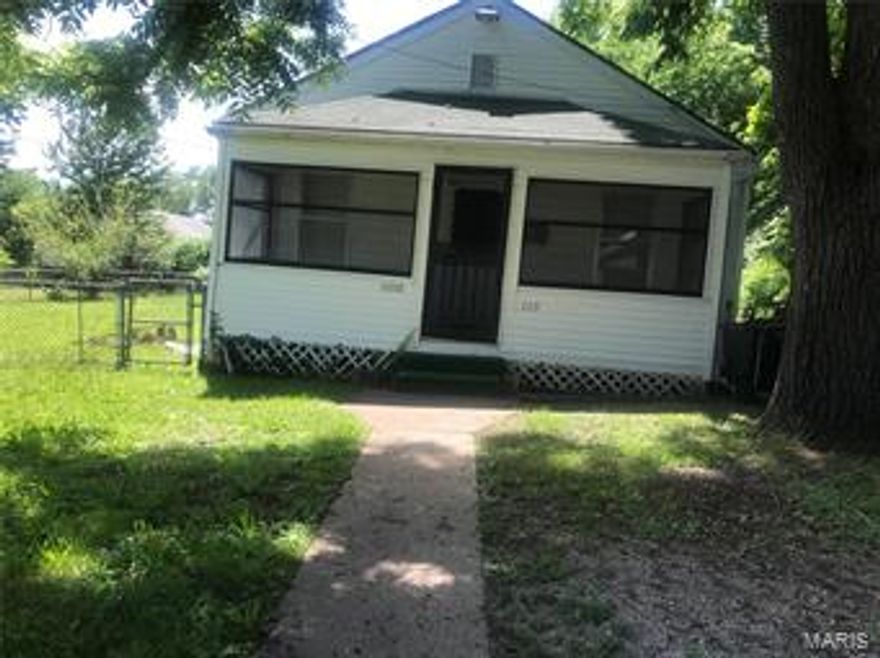 3 Bedroom - 2 Bath with Separate Shop.