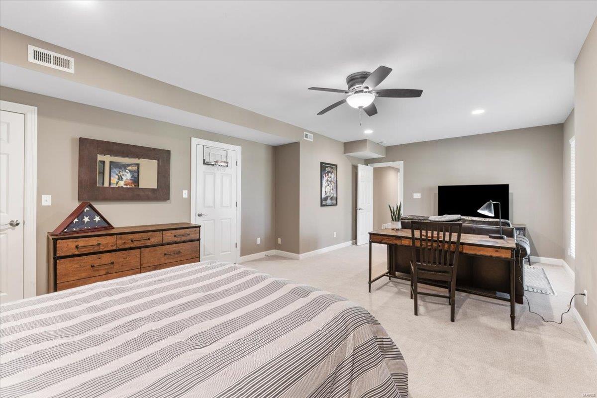 Chesterfield, Missouri 63017, United States, 5 Bedrooms Bedrooms, ,6 BathroomsBathrooms,Residential,Pending,113341