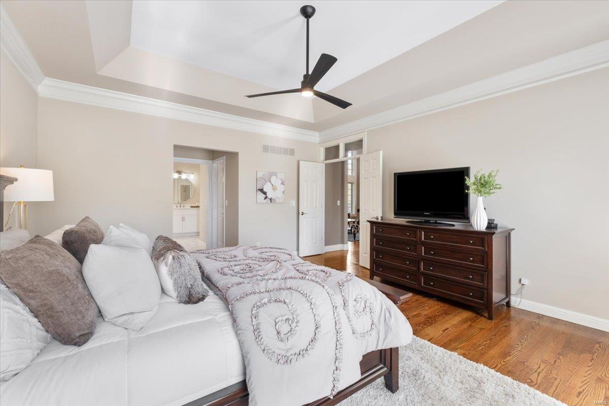 Chesterfield, Missouri 63017, United States, 5 Bedrooms Bedrooms, ,6 BathroomsBathrooms,Residential,Pending,113341