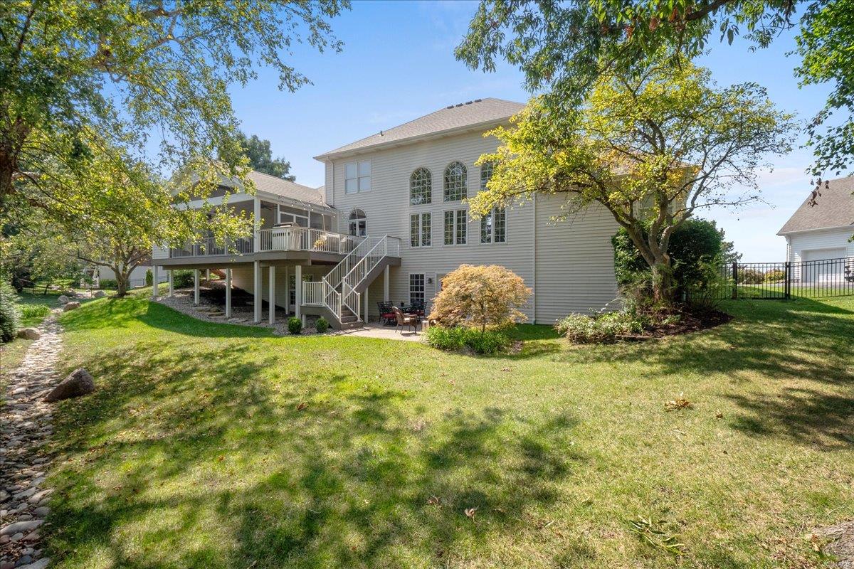 Chesterfield, Missouri 63017, United States, 5 Bedrooms Bedrooms, ,6 BathroomsBathrooms,Residential,Pending,113341