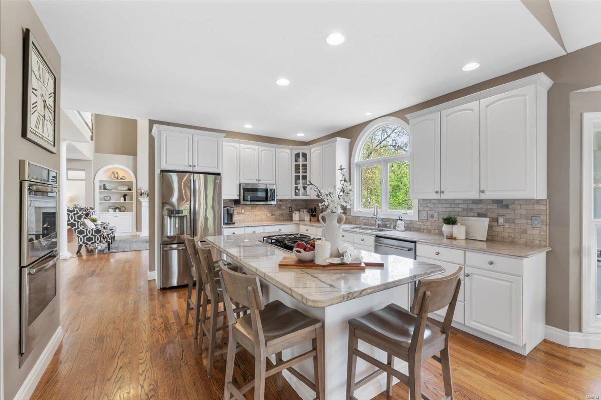 Chesterfield, Missouri 63017, United States, 5 Bedrooms Bedrooms, ,6 BathroomsBathrooms,Residential,Pending,113341