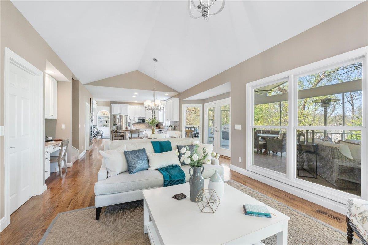 Chesterfield, Missouri 63017, United States, 5 Bedrooms Bedrooms, ,6 BathroomsBathrooms,Residential,Pending,113341