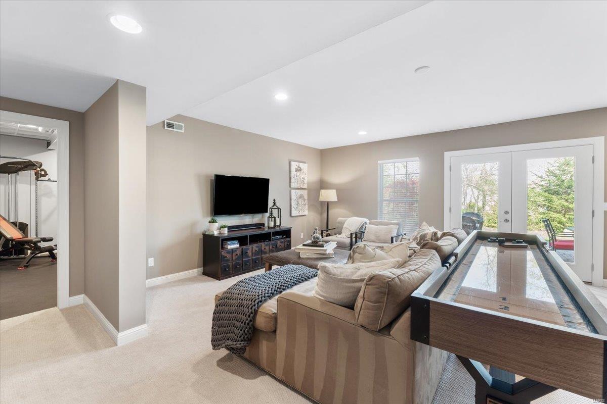 Chesterfield, Missouri 63017, United States, 5 Bedrooms Bedrooms, ,6 BathroomsBathrooms,Residential,Pending,113341