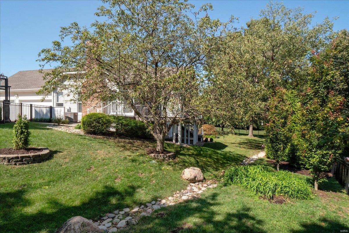 Chesterfield, Missouri 63017, United States, 5 Bedrooms Bedrooms, ,6 BathroomsBathrooms,Residential,Pending,113341