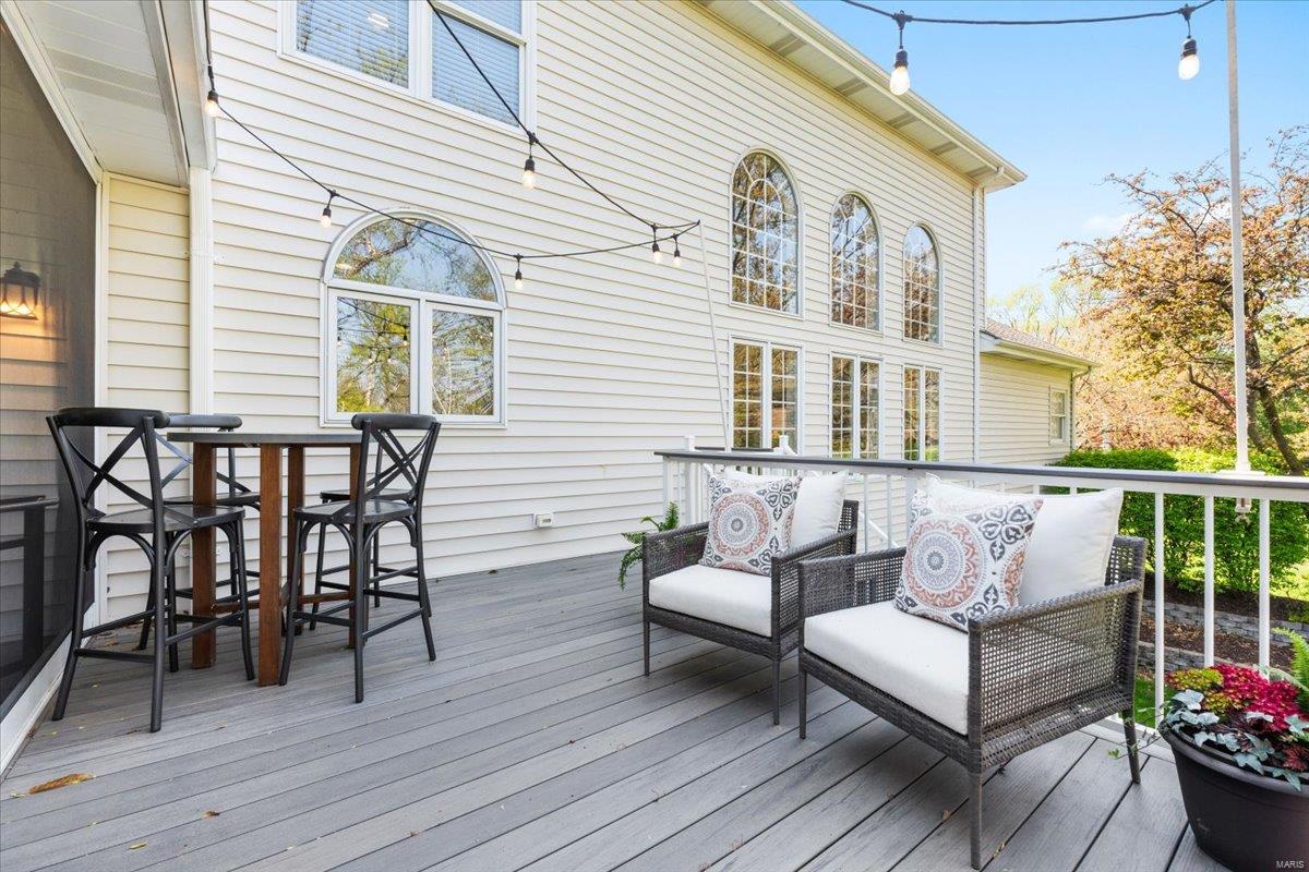 Chesterfield, Missouri 63017, United States, 5 Bedrooms Bedrooms, ,6 BathroomsBathrooms,Residential,Pending,113341