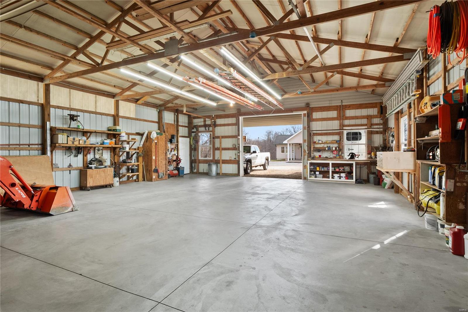 Silex, Missouri 63377, United States, 5 Bedrooms Bedrooms, ,4 BathroomsBathrooms,Residential,Pending,61803