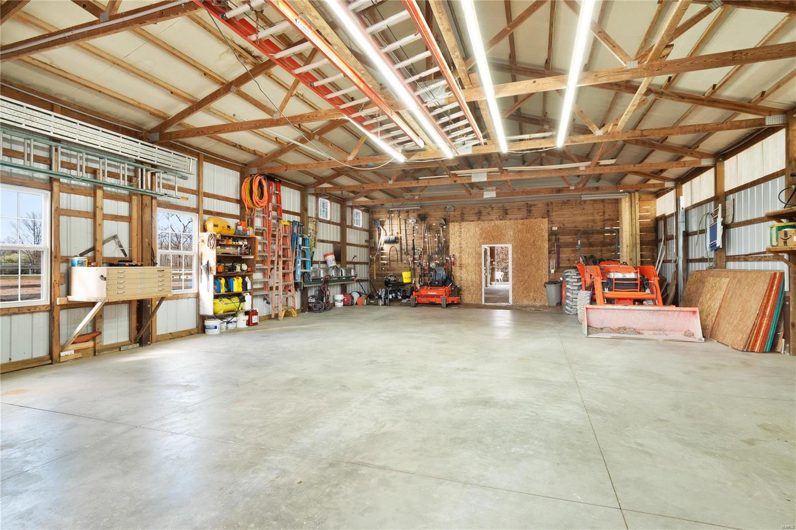 Silex, Missouri 63377, United States, 5 Bedrooms Bedrooms, ,4 BathroomsBathrooms,Residential,Pending,61803