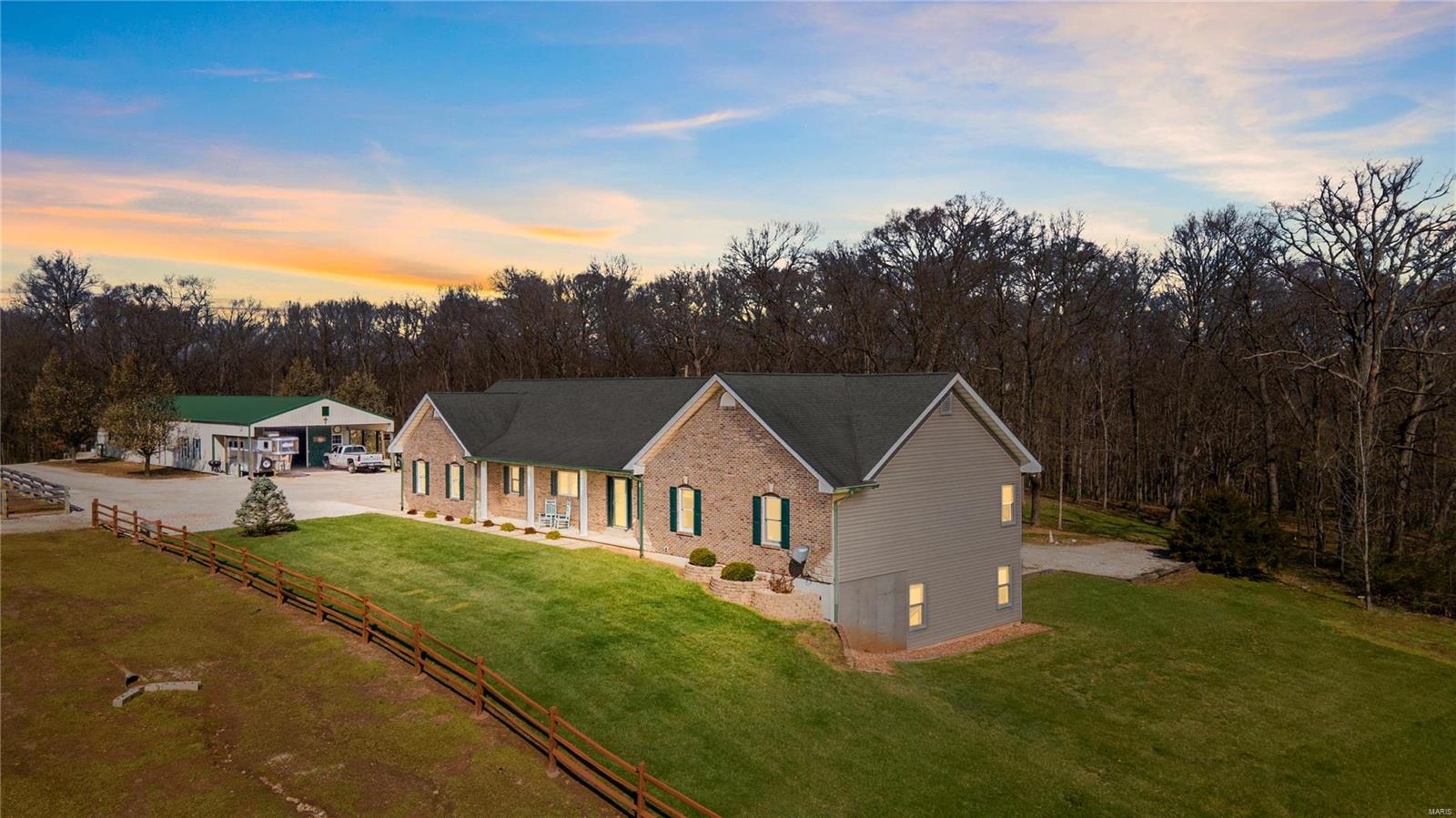 Silex, Missouri 63377, United States, 5 Bedrooms Bedrooms, ,4 BathroomsBathrooms,Residential,Pending,61803