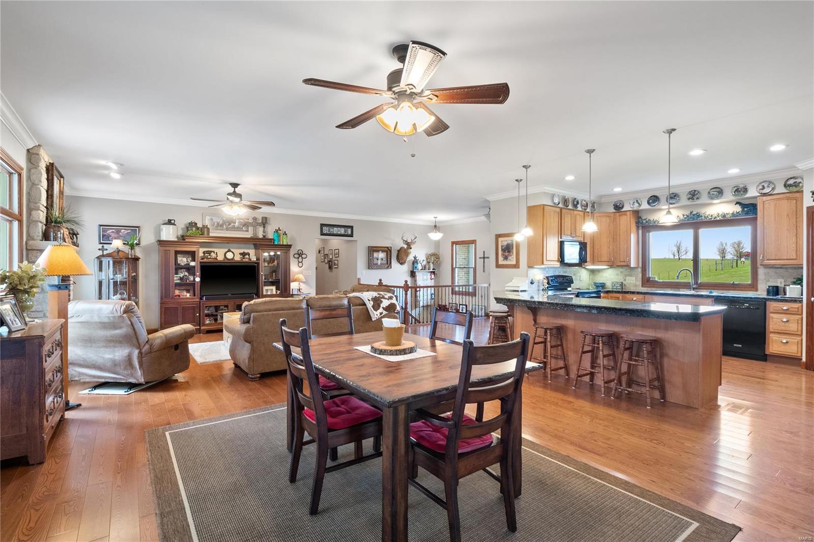 Silex, Missouri 63377, United States, 5 Bedrooms Bedrooms, ,4 BathroomsBathrooms,Residential,Pending,61803