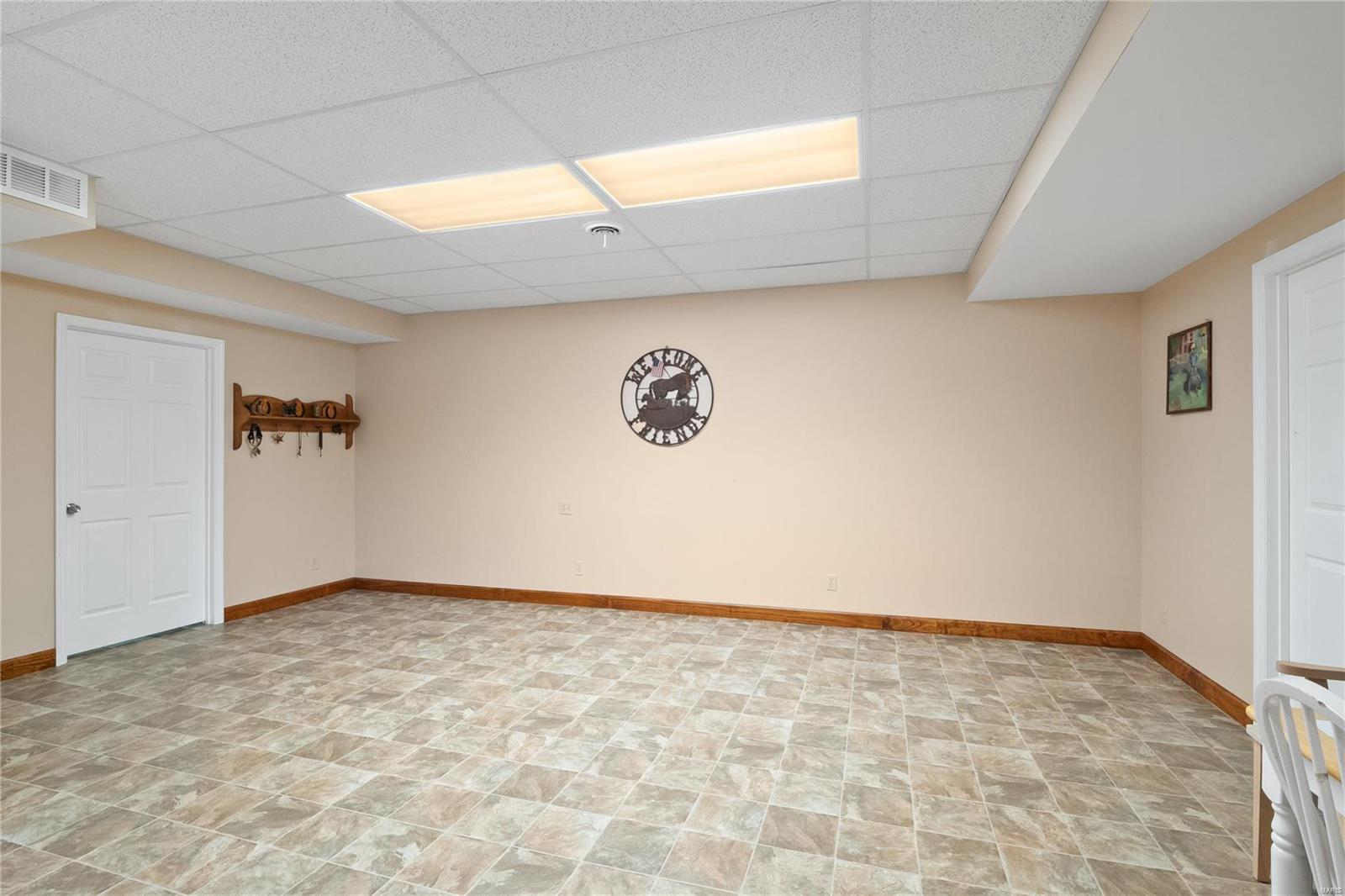 Silex, Missouri 63377, United States, 5 Bedrooms Bedrooms, ,4 BathroomsBathrooms,Residential,Pending,61803