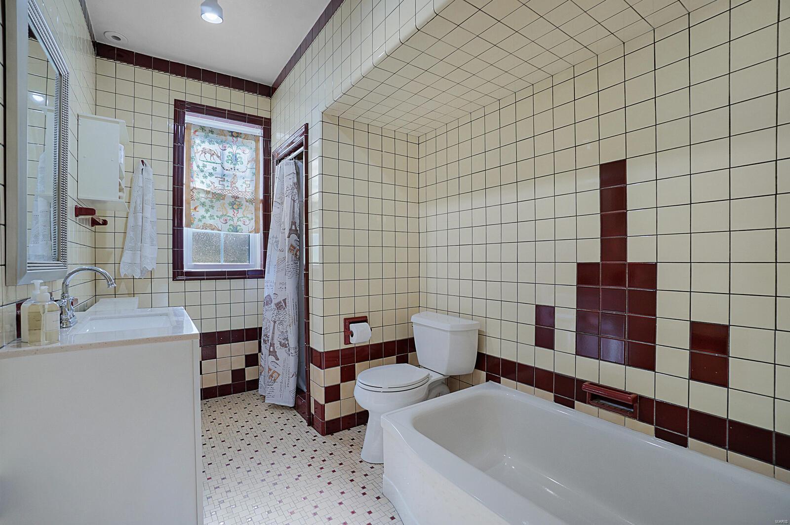 Sub of Lt 5 Summit Tr - Residential