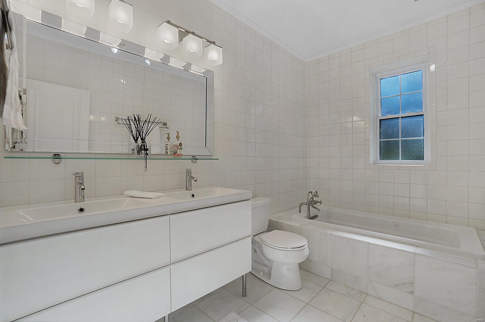 Sub of Lt 5 Summit Tr - Residential