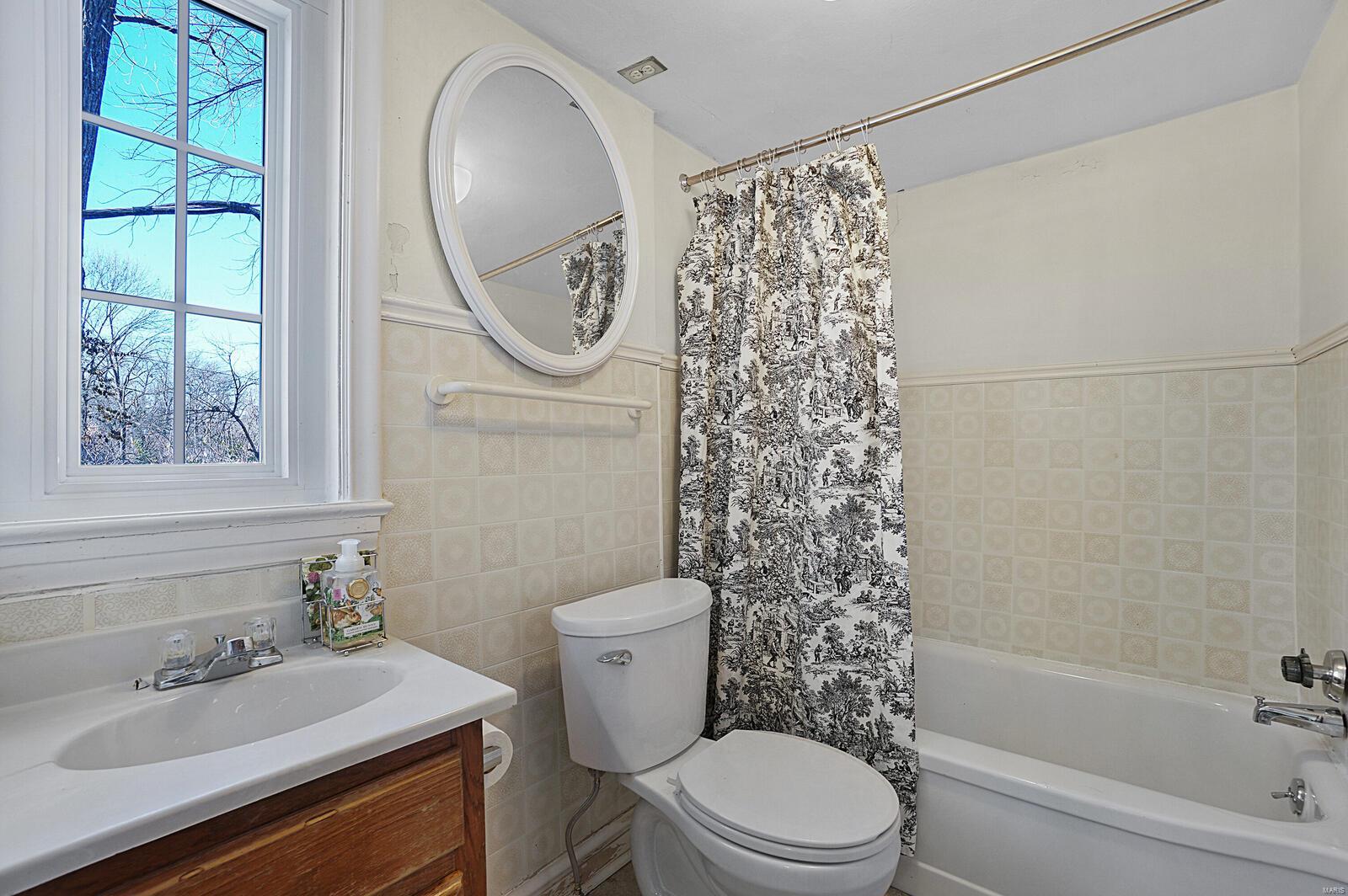 Sub of Lt 5 Summit Tr - Residential