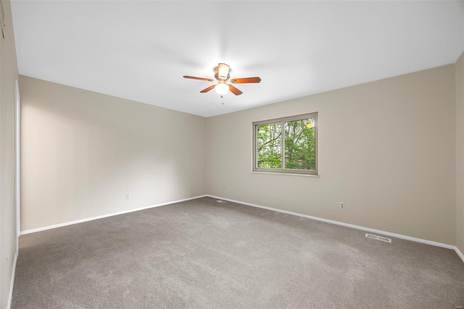 St Louis, Missouri 63141, United States, 3 Bedrooms Bedrooms, ,3 BathroomsBathrooms,Residential,Pending,109404