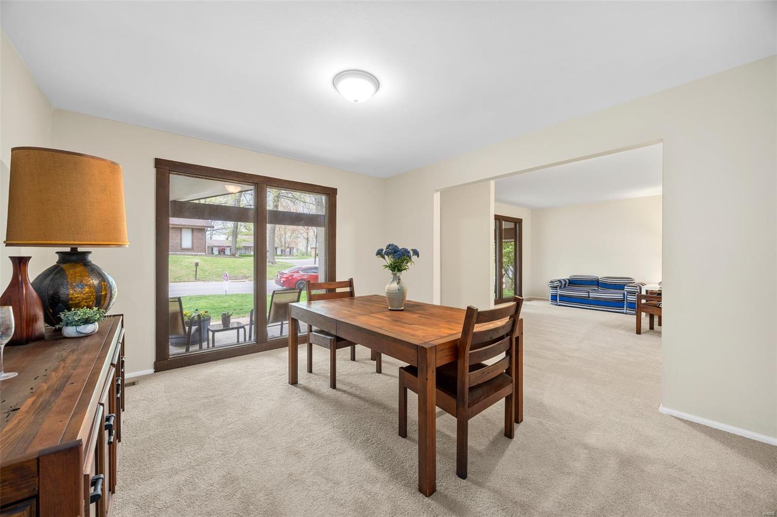 St Louis, Missouri 63141, United States, 3 Bedrooms Bedrooms, ,3 BathroomsBathrooms,Residential,Pending,109404