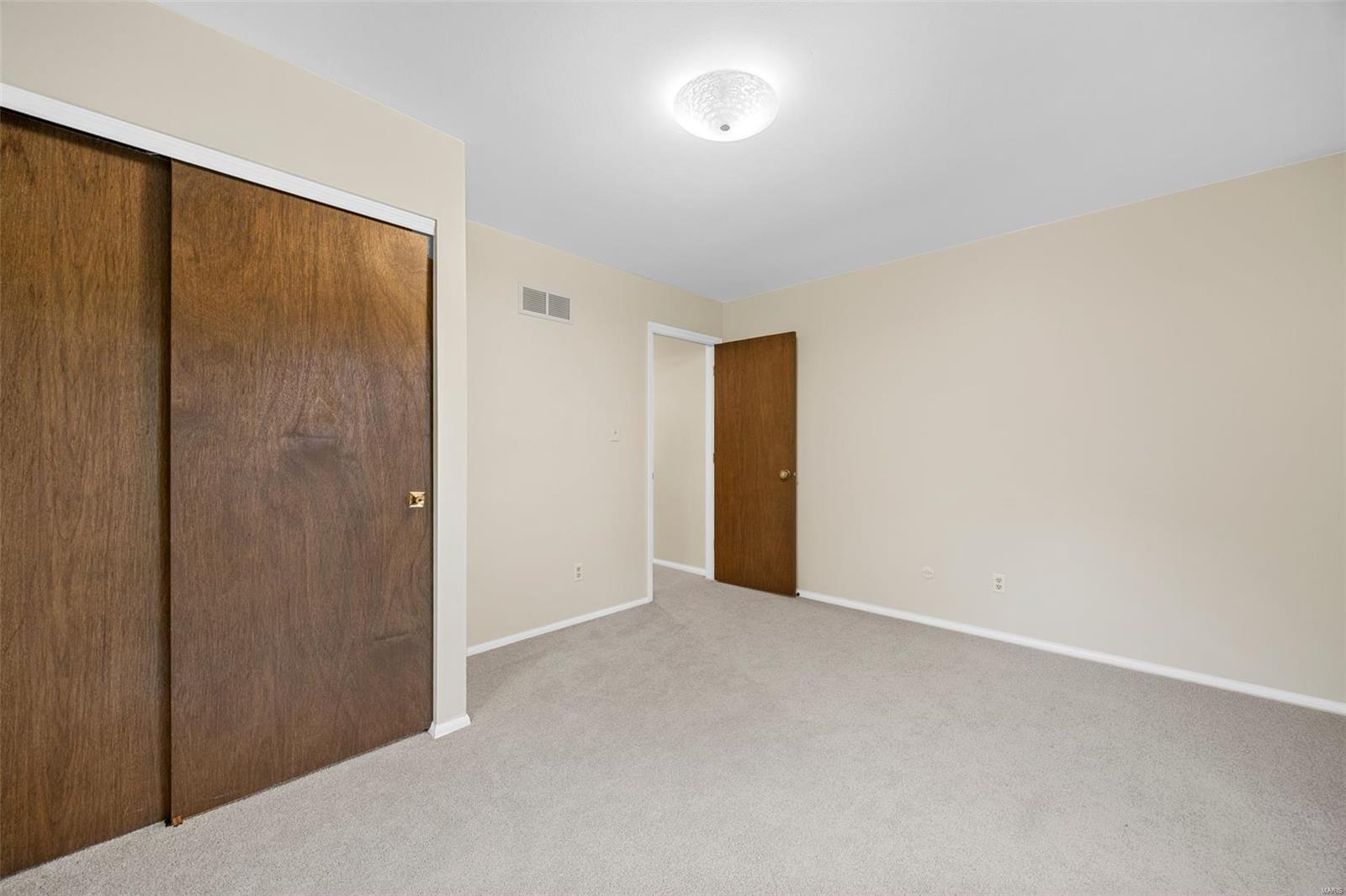 St Louis, Missouri 63141, United States, 3 Bedrooms Bedrooms, ,3 BathroomsBathrooms,Residential,Pending,109404