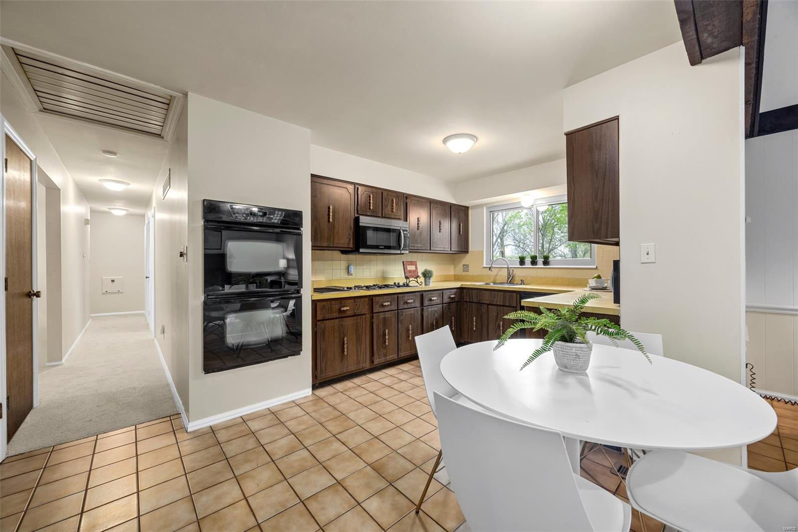 St Louis, Missouri 63141, United States, 3 Bedrooms Bedrooms, ,3 BathroomsBathrooms,Residential,Pending,109404