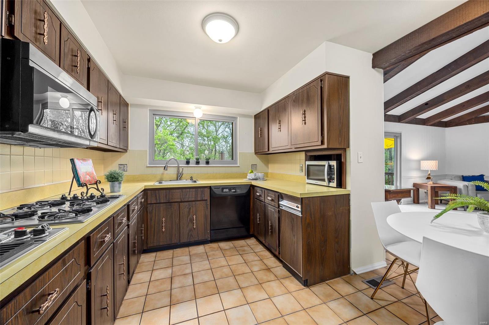 St Louis, Missouri 63141, United States, 3 Bedrooms Bedrooms, ,3 BathroomsBathrooms,Residential,Pending,109404