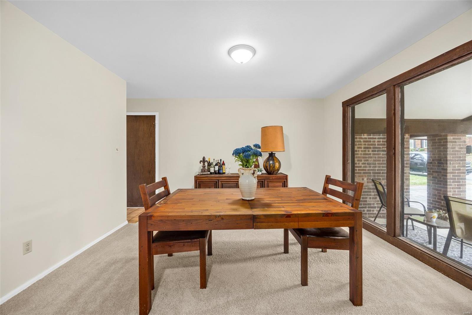 St Louis, Missouri 63141, United States, 3 Bedrooms Bedrooms, ,3 BathroomsBathrooms,Residential,Pending,109404